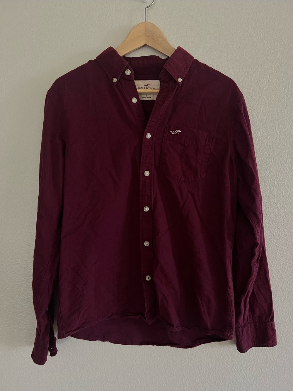 Hollister Men's Long-Sleeve Button-Down Shirt - Wine